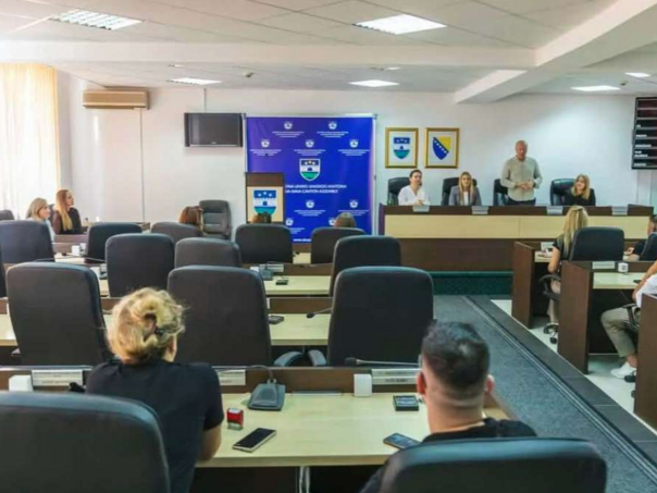 Potpisani ugovori o podršci praktičnoj nastavi učenika u USK