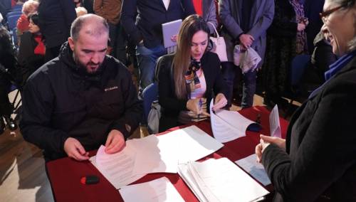 Potpisani ugovori sa 238 poslodavaca iz Sarajeva, posao dobija 645 osoba