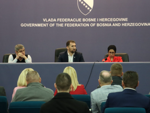 Potpisani ugovori vrijedni 3,85 miliona KM za jačanje socijalne zaštite u FBiH