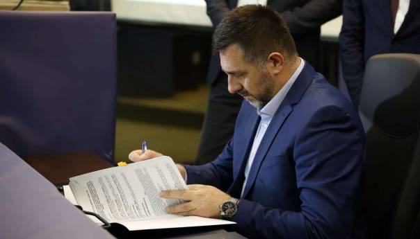 Potpisani ugovori za izgradnju 66 stambenih jedinica za povratnike