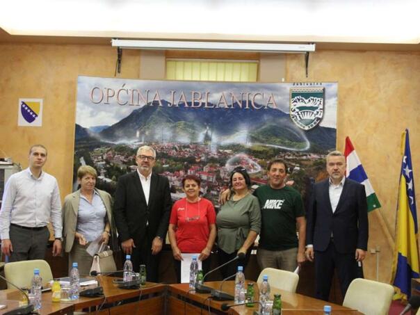 Potpisani ugovori za izgradnju stambenih objekata u naselju Zlate