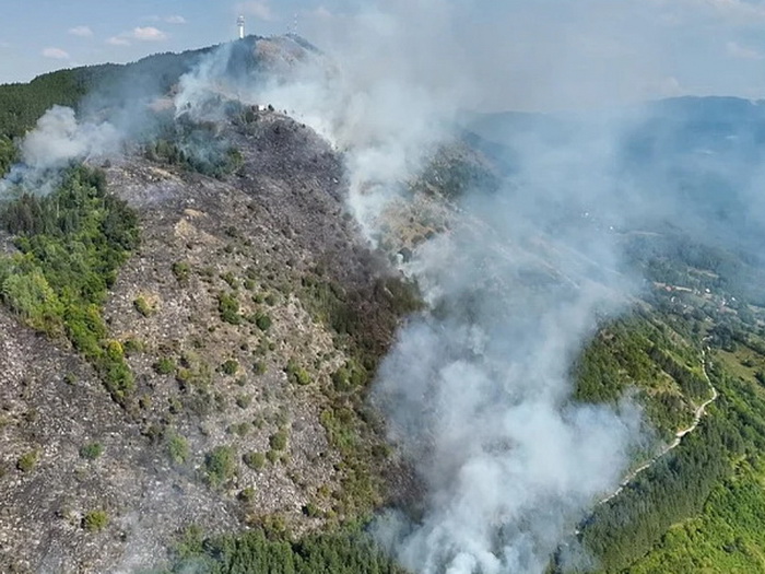 Potpuno ugašen požar na Trebeviću koji je buknuo jučer poslijepodne