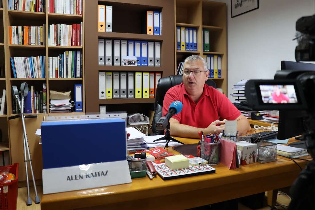 Video: Potrebe građana za hranom puno veće od mogućnosti javnih kuhinja u Mostaru