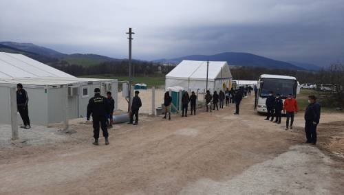 Potrebna brza akcija za rješavanje potreba migranata i tražitelja azila