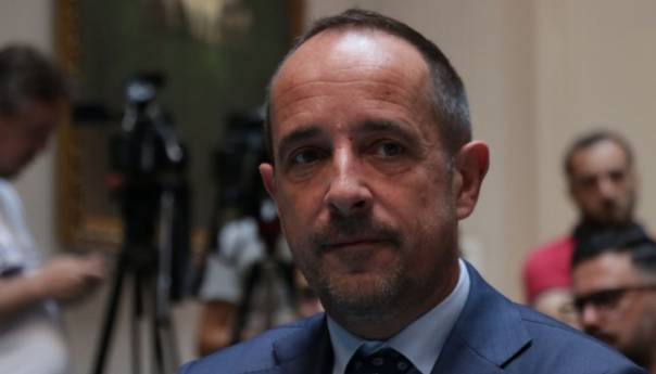 Potrebna politička odluka za rješenje pitanja migranata