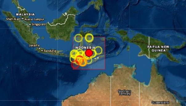 Potres jačine 7,5 stupnjeva pogodio Indoneziju, izdato upozorenje na cunami