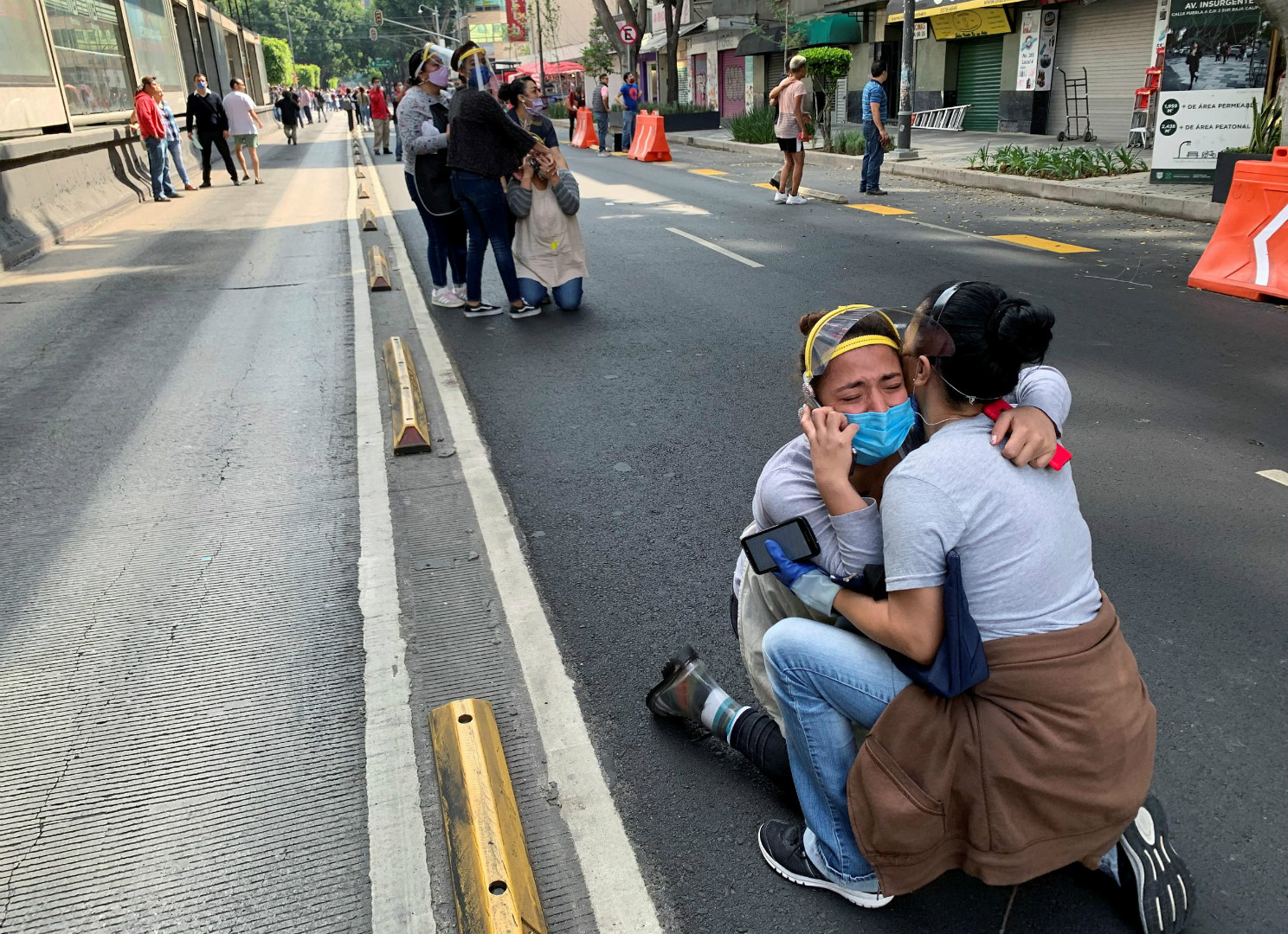 Potres uzdrmao zgrade u Mexico Cityju, ljudi pohrlili na ulice