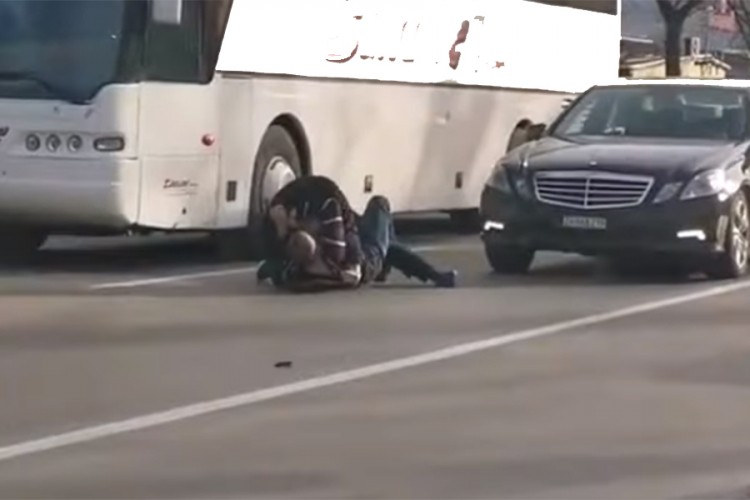 Potukli se nasred ulice u Banjaluci