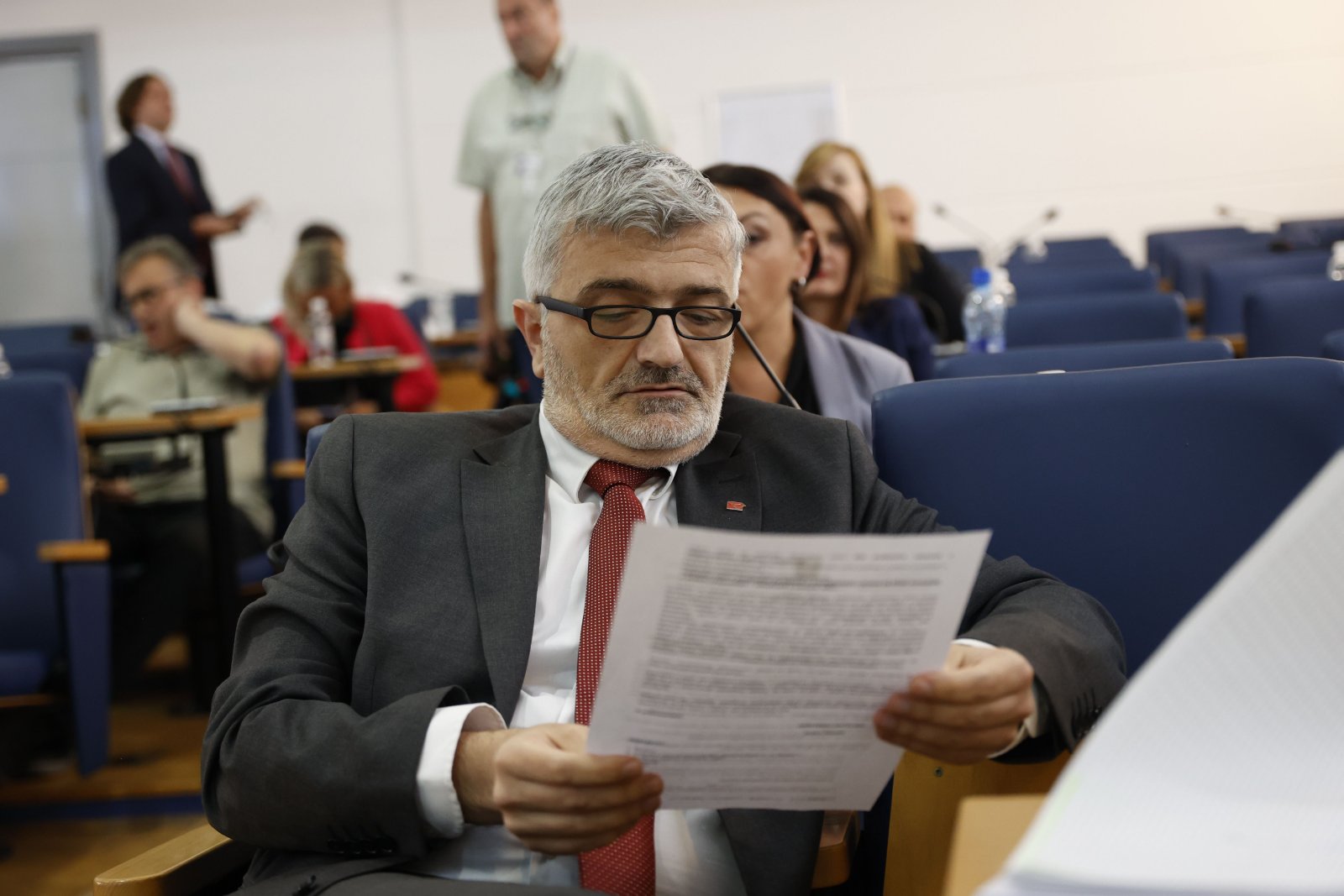 Potvrđen opoziv Mandića, Centar ide na referendum