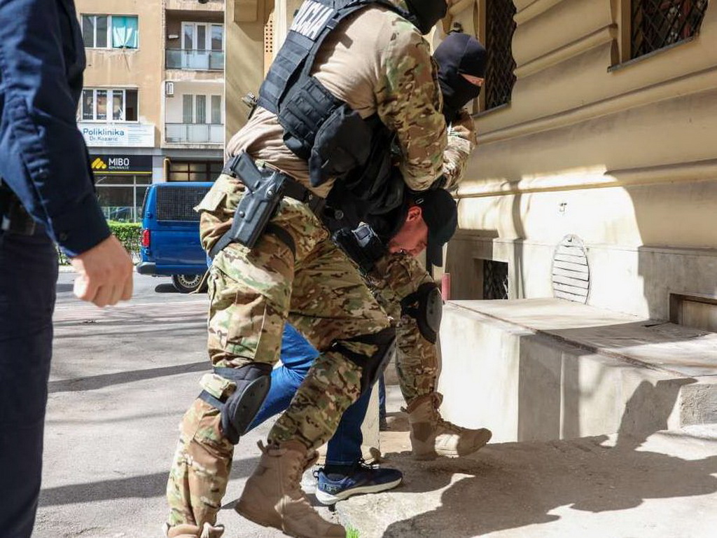 Pratili tužioca, palili auto advokatu: Optužnica protiv Karišika i ostalih