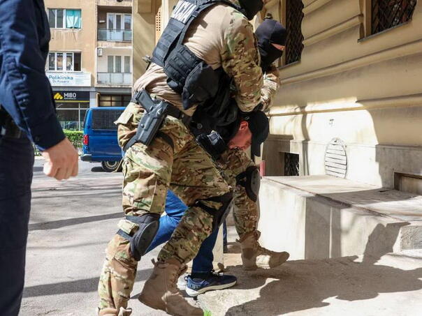 Pratili tužioca, palili auto advokatu: Optužnica protiv Karišika i ostalih