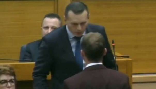 Potvrđena optužnica protiv Lukača zbog udaranja Stanivukovića