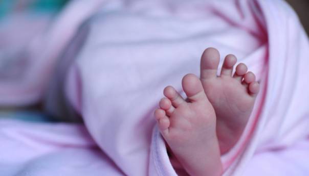 Potvrđena optužnica protiv majke zbog nanošenja teških povreda bebi