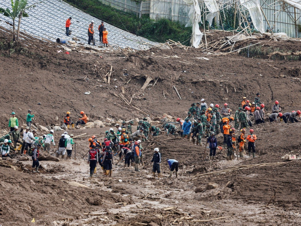 Potvrđena smrt 23 vojnika u klizištu u Indoneziji