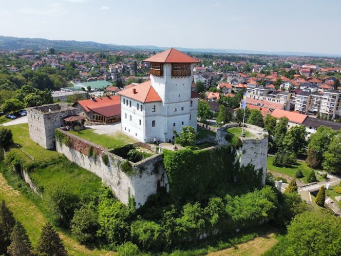 Potvrđeno za Vijesti: Muškarac u Gradačcu izvršio samoubistvo