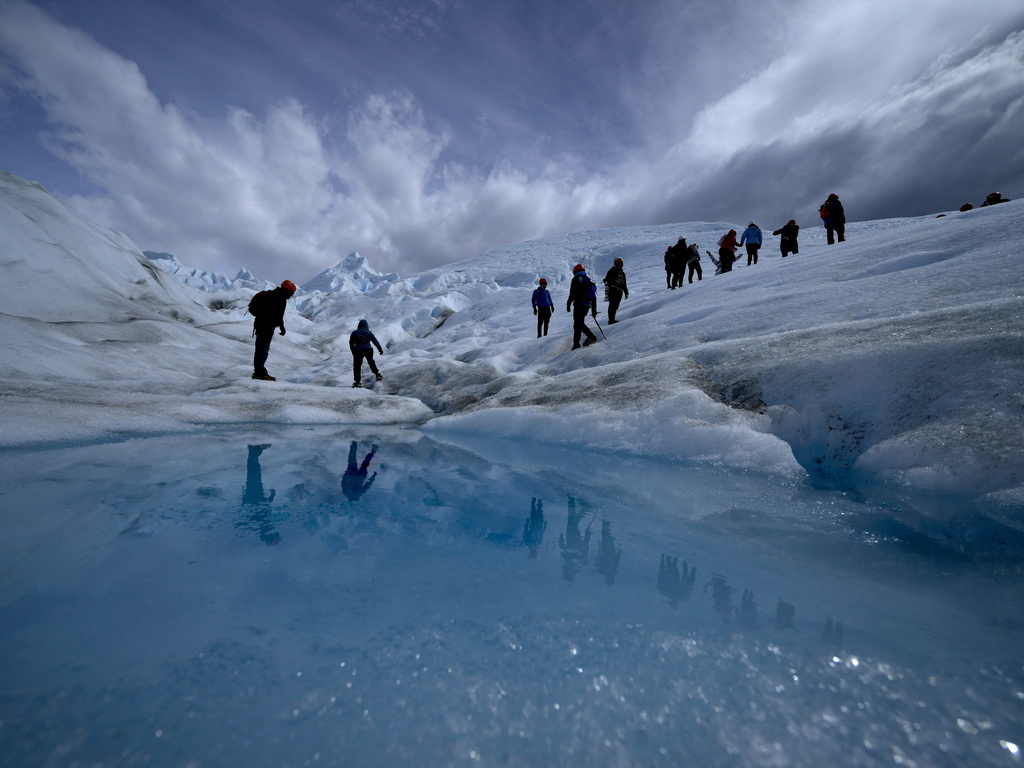 Povećan priliv turista na glečere prijeti osjetljivim ekosistemima i ubrzava njihov nestanak