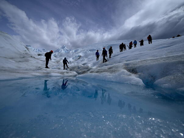 Povećan priliv turista na glečere prijeti osjetljivim ekosistemima i ubrzava njihov nestanak