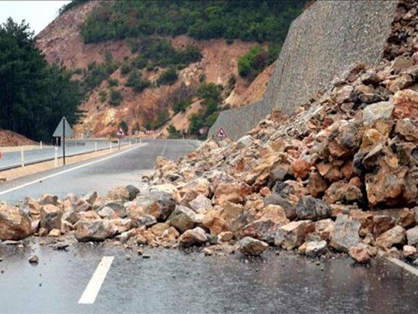 Povećana opasnost od odrona kamenja i klizavog kolovoza