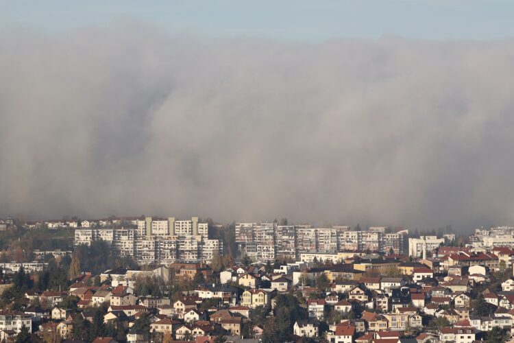 Povećana zagađenost zraka i narednih dana: Objavljene preporuke stanovništvu
