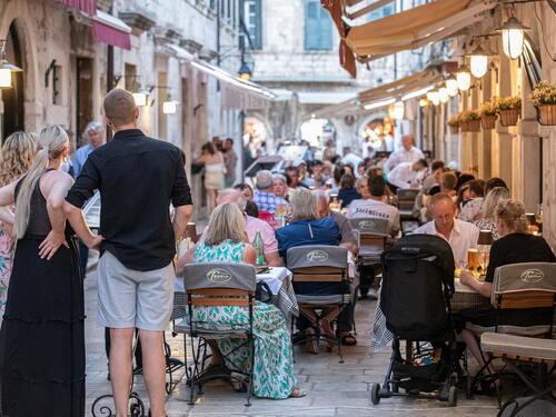 Povećanja i do 75 posto: Pogledajte koliko su poskupjela jela u restoranima na Jadranu