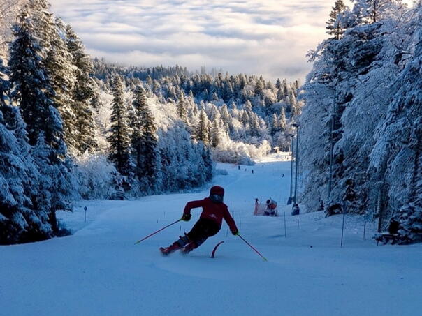 Povoljni uslovi za skijanje na Bjelašnici i Jahorini, pristupne ceste prohodne