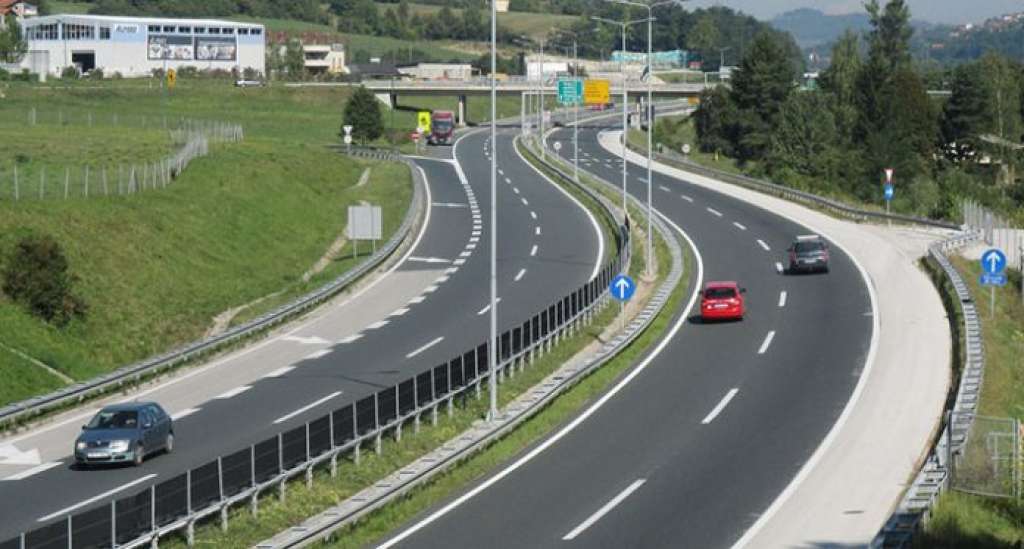 Povoljni uslovi za vožnju i umjerena frekvencija vozila