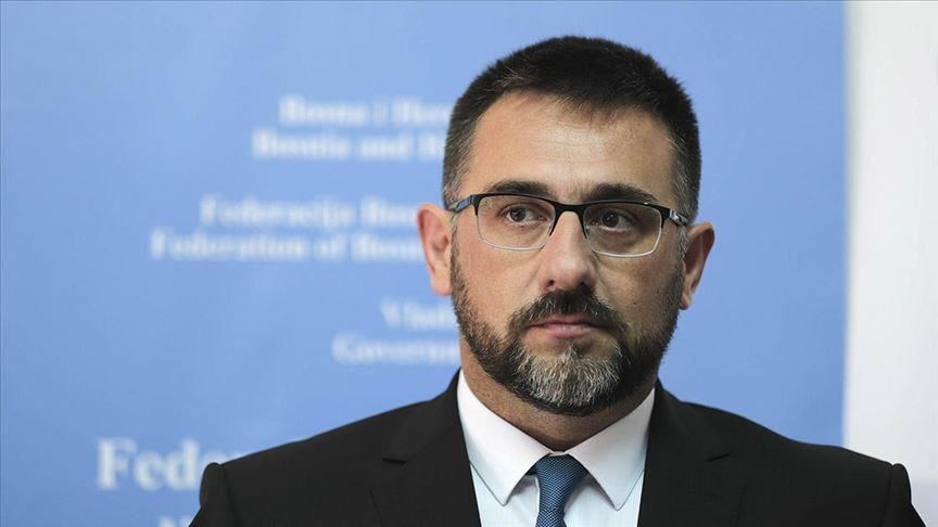 Povratničke porodice iz Bratunca i Milića potpisuju ugovore za izgradnju kuća