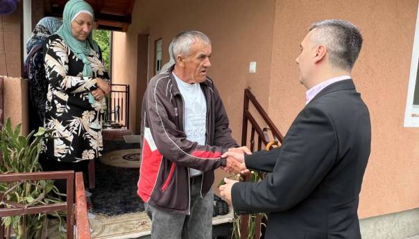 Povratnika Hariza Osmanovića iz Cerske usmrtila freza, porodicu posjetio ministar Dizdar