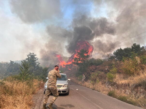 Povrijeđen vatrogasac u Podgorici, požari u Nikšiću pod kontrolom