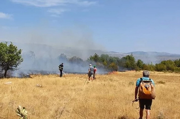 Povrijeđena tri vatrogasca tokom gašenja požara kod Mostara