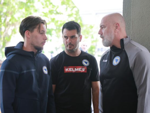 Povrijeđeni Dedić došao u kamp kako bi pružio podršku saigračima i selektoru