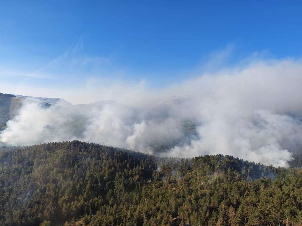 Požar kod Grahova: Vatrogasci na "koljenima", pomozite iz zraka!
