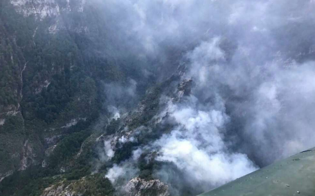 Požar kod Imotskog gase i tri kanadera