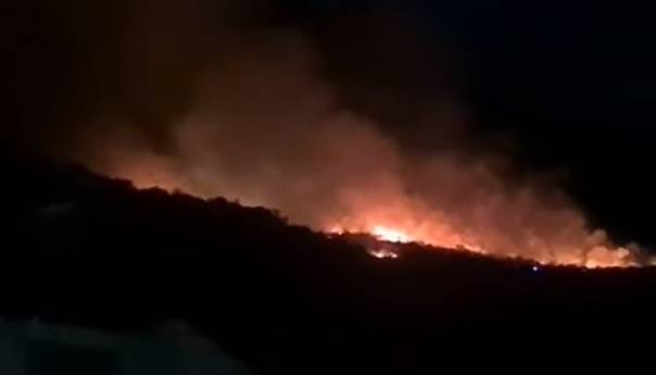 Požar kod Makarske, na terenu 90 vatrogasaca