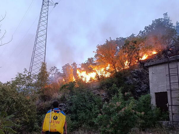 Požar kod Mostara i dalje aktivan