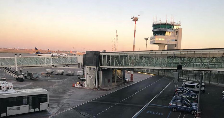 Požar na aerodromu na Siciliji, letovi odgođeni do srijede