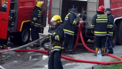 Požar na Bistriku: Gori kuća, vatrogasci na terenu