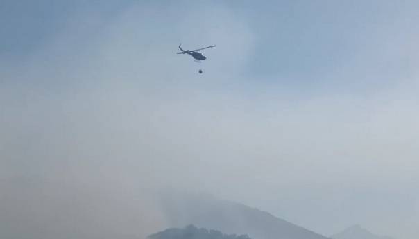 Požar na Boračkom jezeru: Helikopteri u zraku