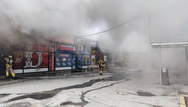 Požar na bus stanici izazvala plinska boca, jedna osoba povrijeđena