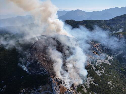 Požar na Čvrsnici izmiče kontroli, zatražena pomoć iz Hrvatske