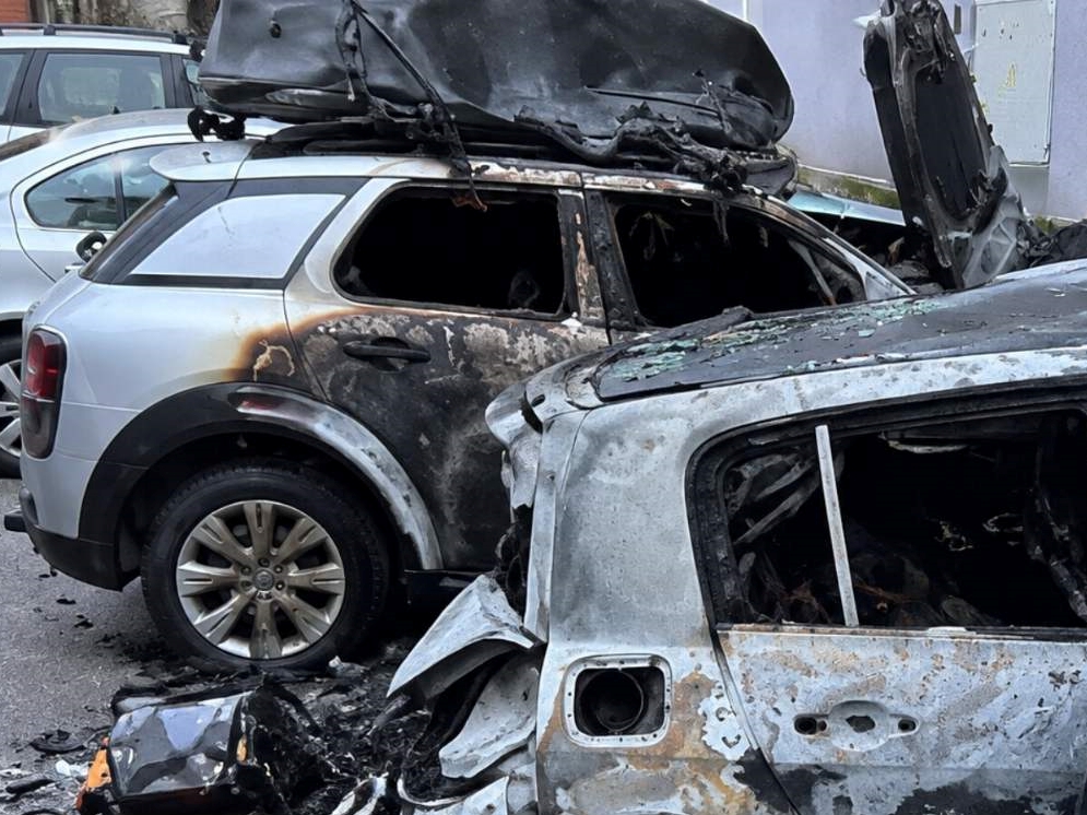 Požar na Marijin Dvoru: Izgorjela dva automobila