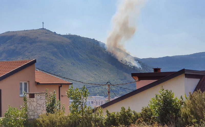 Požar na mostarskom brdu Hum