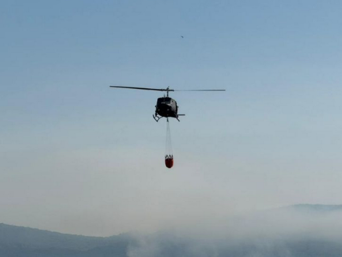 Požar na nepristupačnom terenu kod Jablanice još nije stavljen pod kontrolu