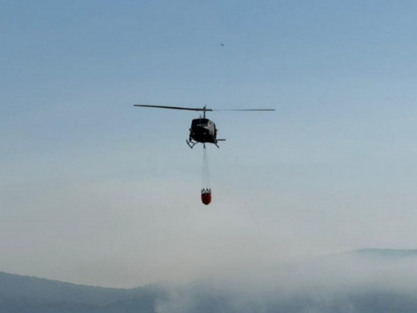 Požar na nepristupačnom terenu kod Jablanice još nije stavljen pod kontrolu