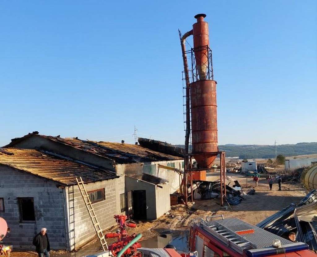 Požar na pilani gasili vatrogasci iz Kupresa i Tomislavgrada
