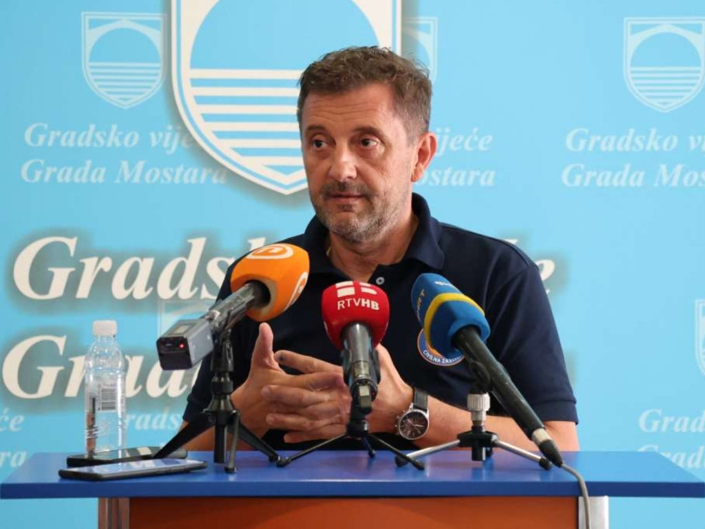 Požar na Uborku pod kontrolom, Mostar nastavlja odvoz otpada izvan grada