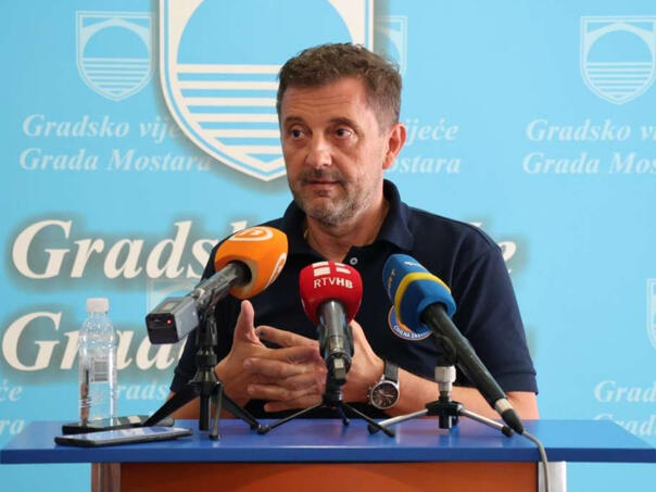 Požar na Uborku pod kontrolom, Mostar nastavlja odvoz otpada izvan grada