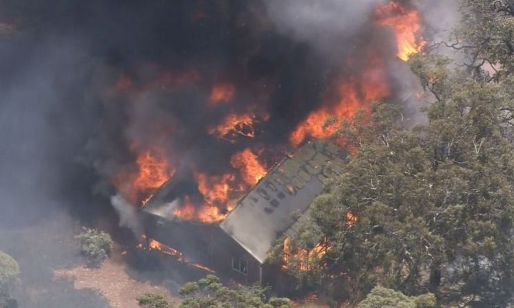 Požar u australskom Perthu uništio više od 70 domova