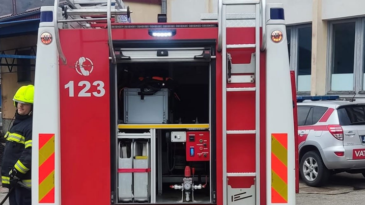 Požar u Banjaluci, gori pomoćni objekat preduzeća