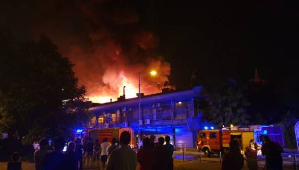 Požar u Beogradu, zapalio se kineski trgovački centar
